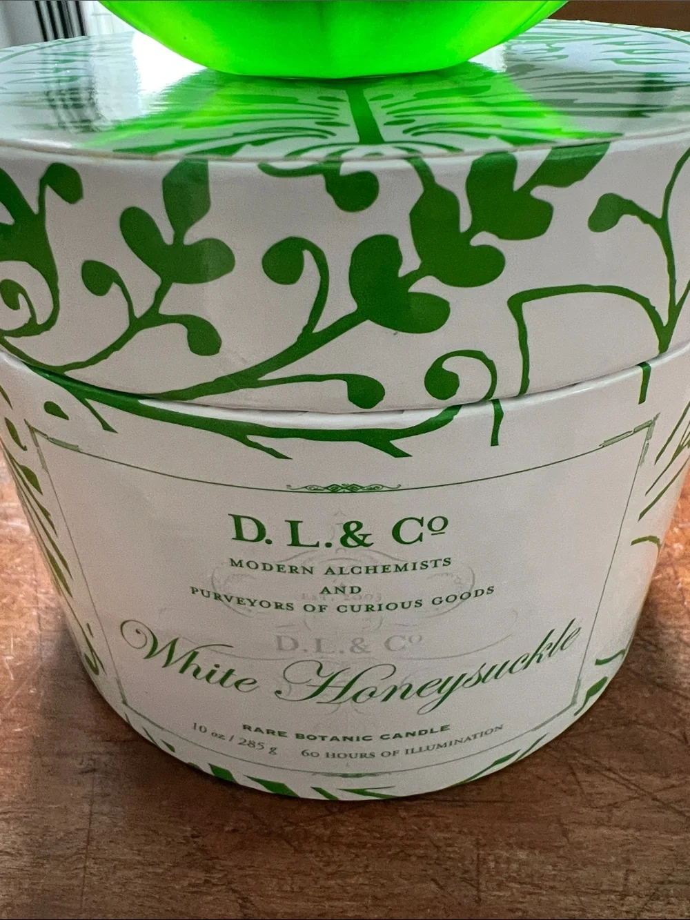 D.L. & Co. White Honeysuckle Candle in Green Glass/Box - 10 ounce, 60hours